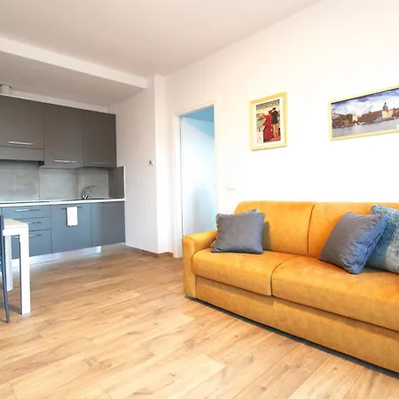 Le Rondini B Apartment Pianello Del Lario