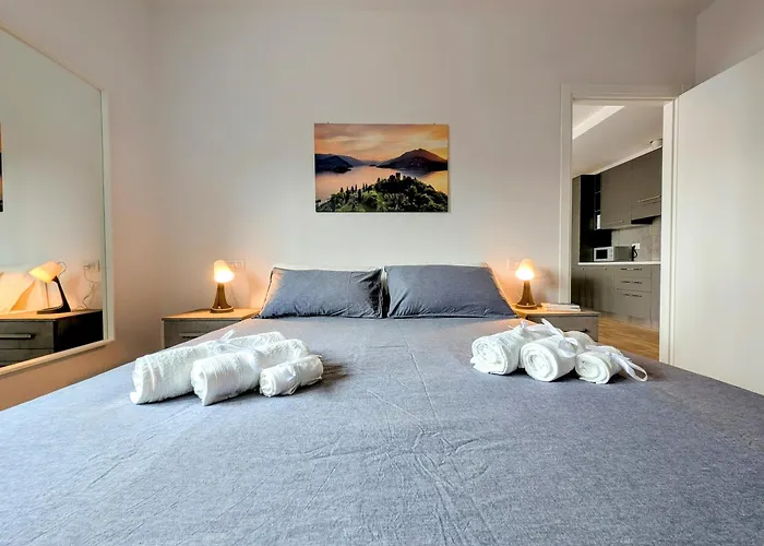 Апартаменты Le Rondini B Pianello Del Lario