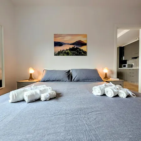 아파트 Le Rondini B 피아넬로 델 라리오