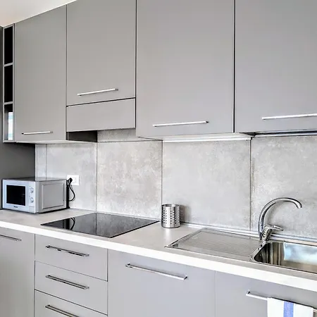 Le Rondini B * 피아넬로 델 라리오