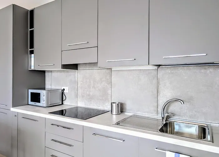 Le Rondini B * Pianello Del Lario